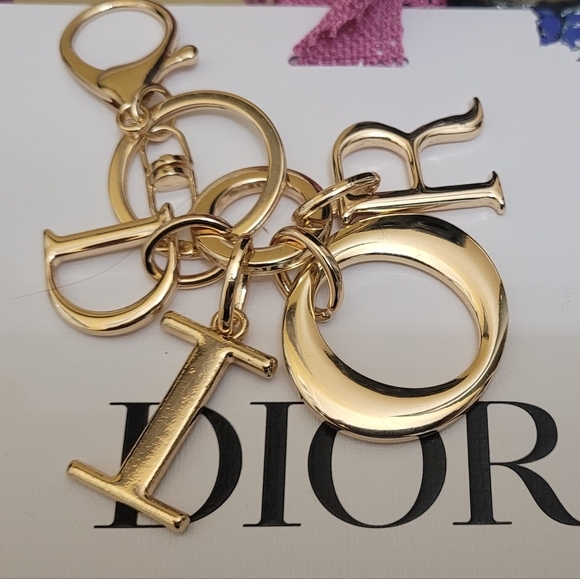 Dior logo keychain /bagcharm gold tone metal - Picture 1 of 6